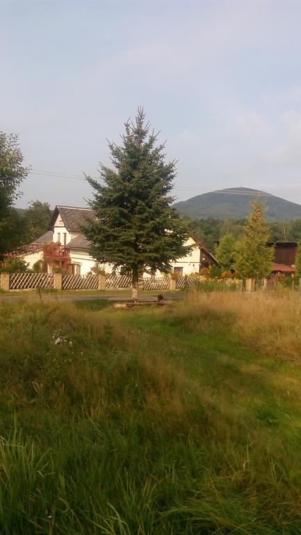 U Tri Kocek Hotel Jablonne v Podjestedi Luaran gambar